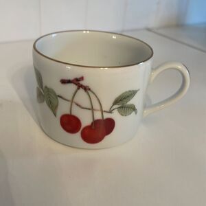 Evesham Cheery Design Mug Vintage